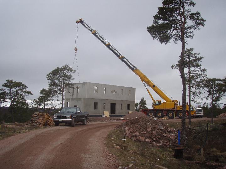 mont av II van franzen 24.JPG - montering av andra våningens element pågår